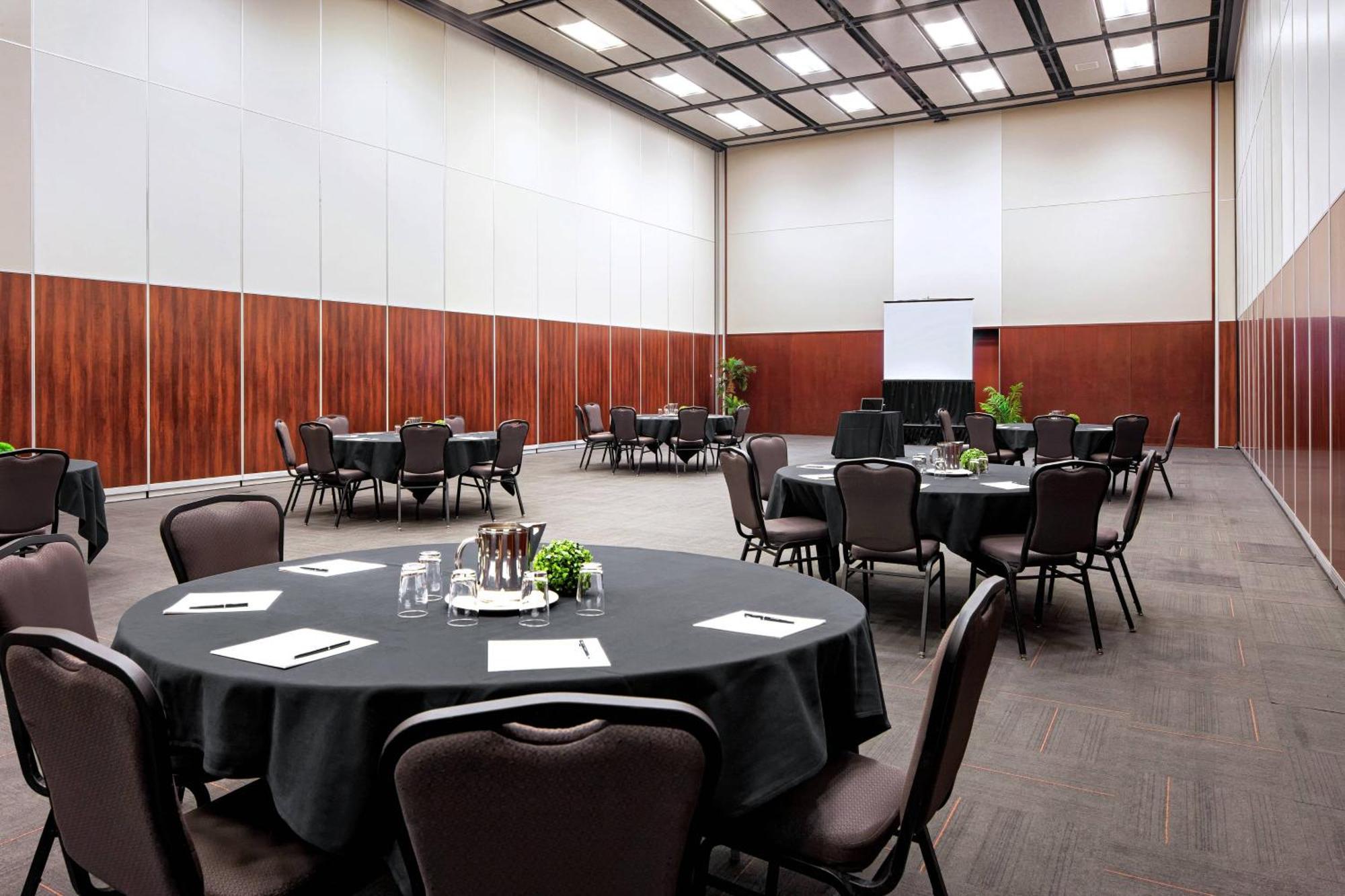 Four Points By Sheraton Levis Convention Centre Екстер'єр фото