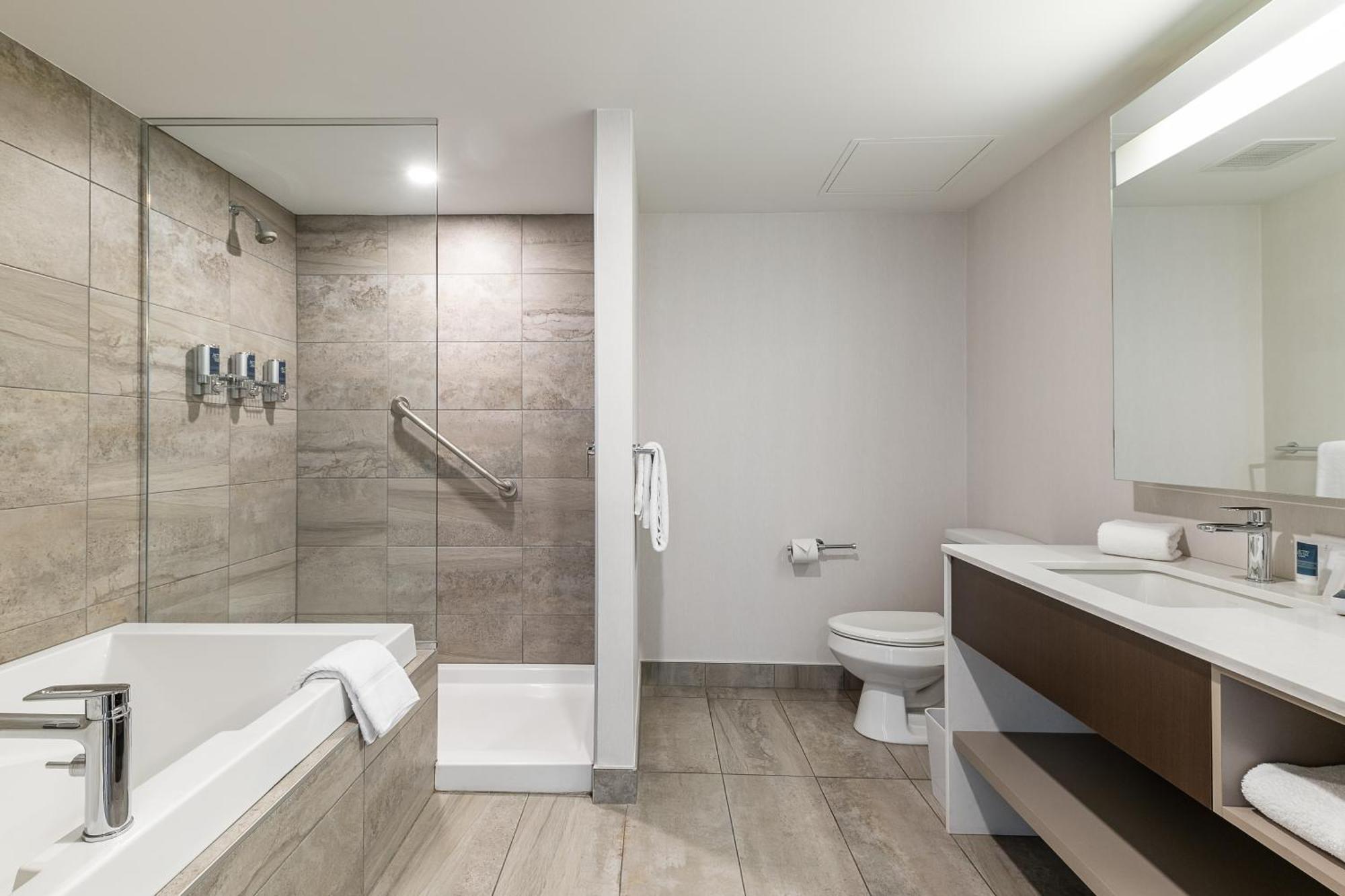 Four Points By Sheraton Levis Convention Centre Екстер'єр фото
